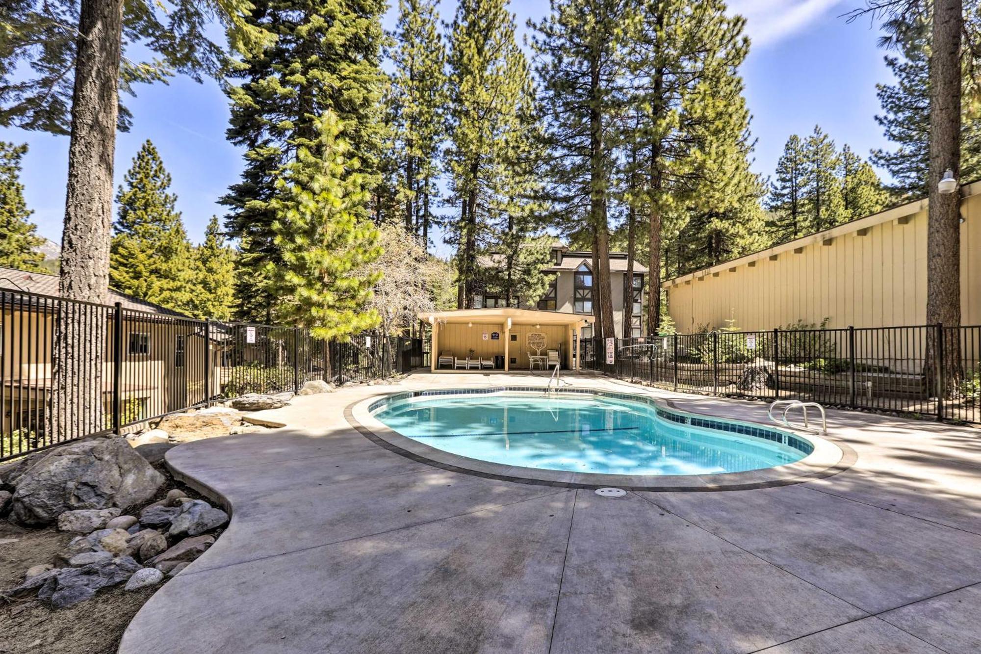 Incline Village Condo With Deck 1 Mi To Lake Tahoe المظهر الخارجي الصورة