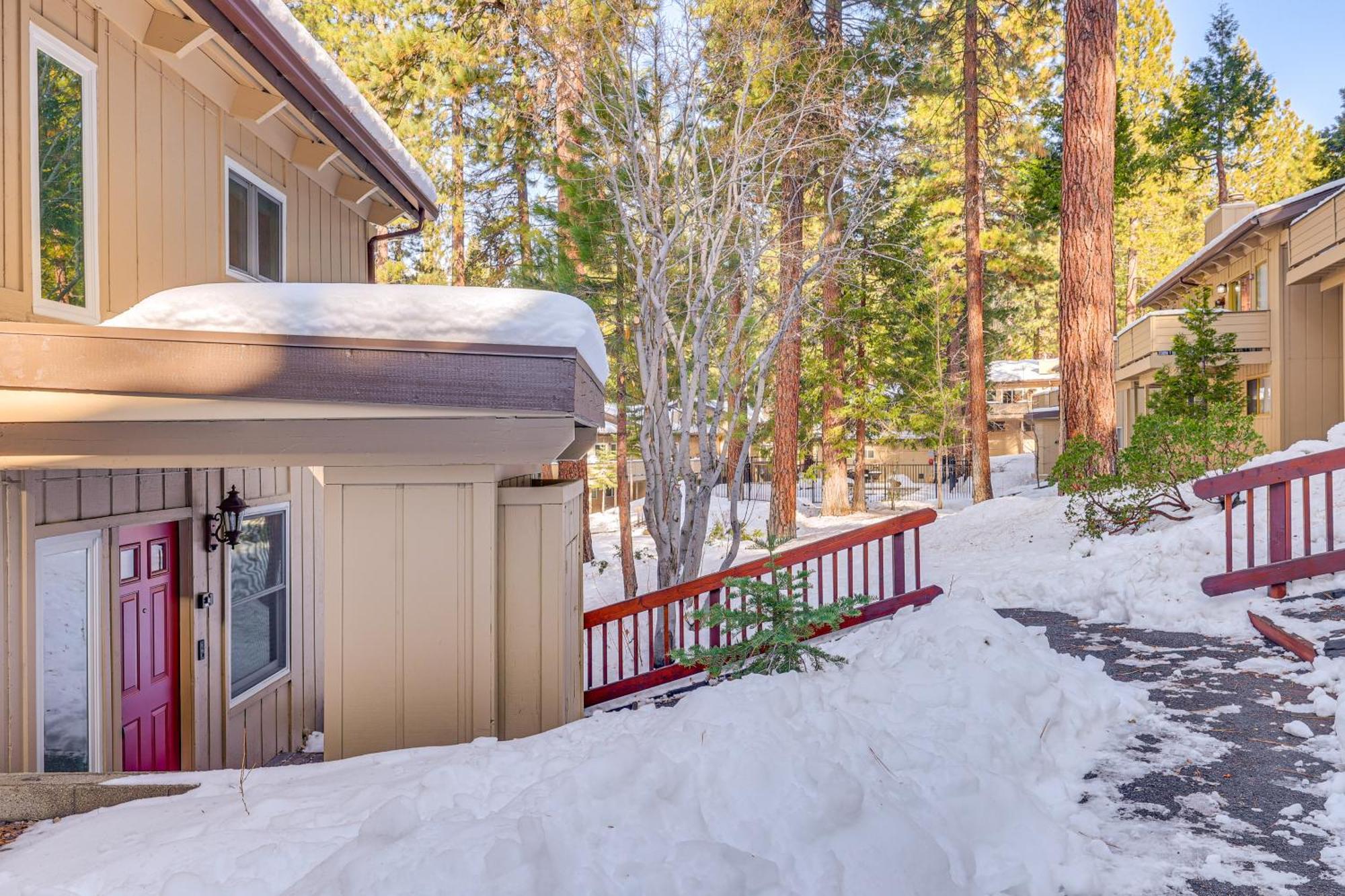Incline Village Condo With Deck 1 Mi To Lake Tahoe المظهر الخارجي الصورة