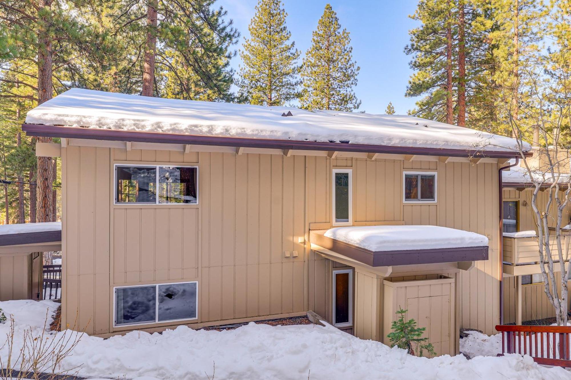 Incline Village Condo With Deck 1 Mi To Lake Tahoe المظهر الخارجي الصورة