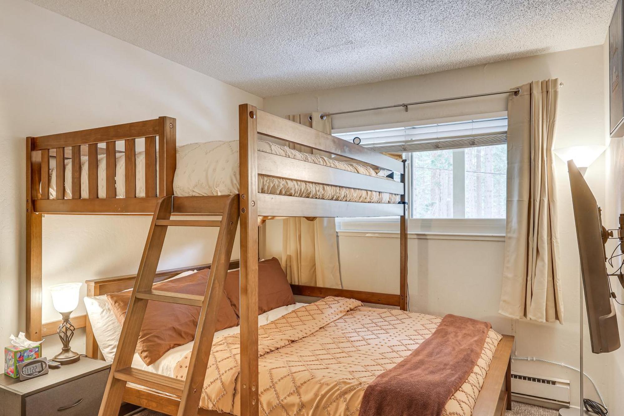 Incline Village Condo With Deck 1 Mi To Lake Tahoe المظهر الخارجي الصورة